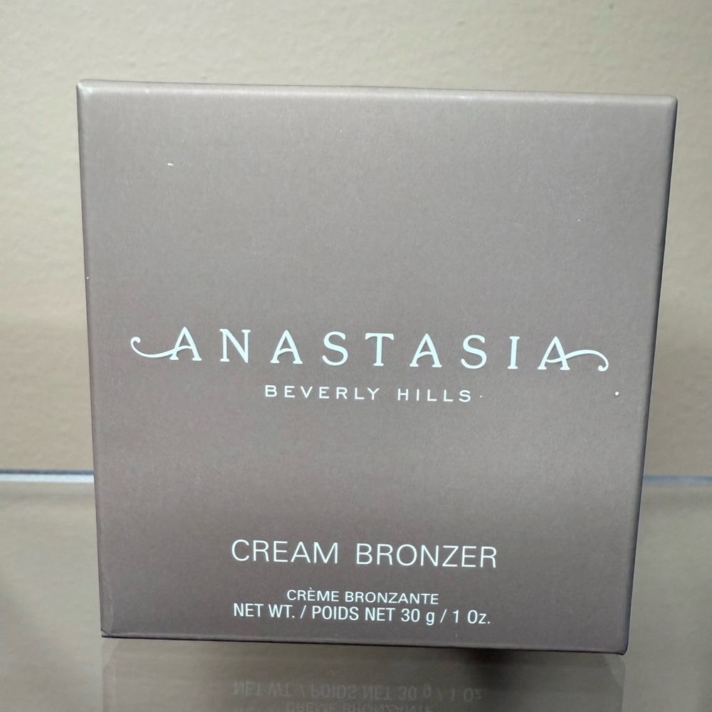 Anastasia Beverly Hills Matte Contour and Sculpt Cream Bronzer